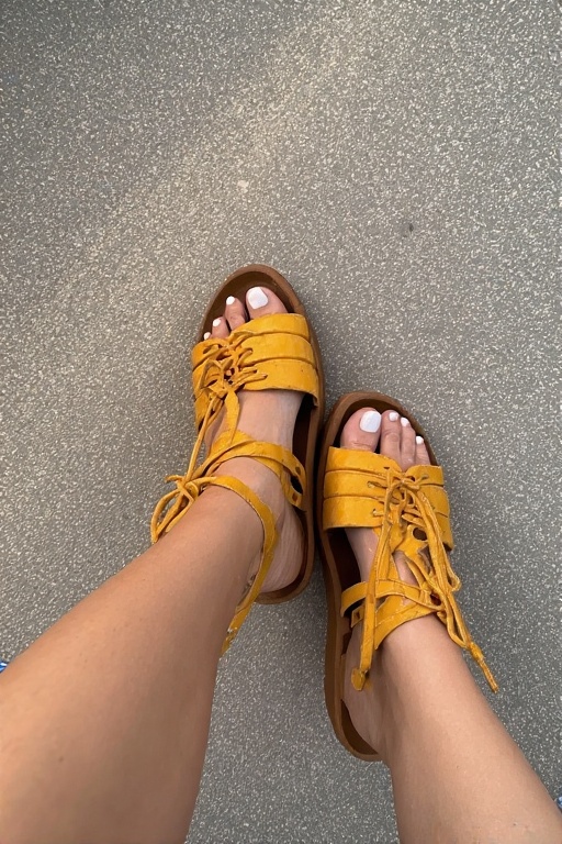 Shoe post